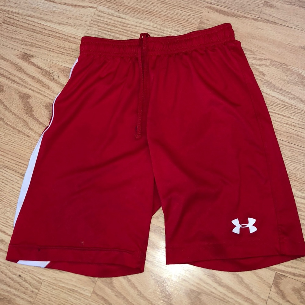 Boys Under Armour Youth Small shorts